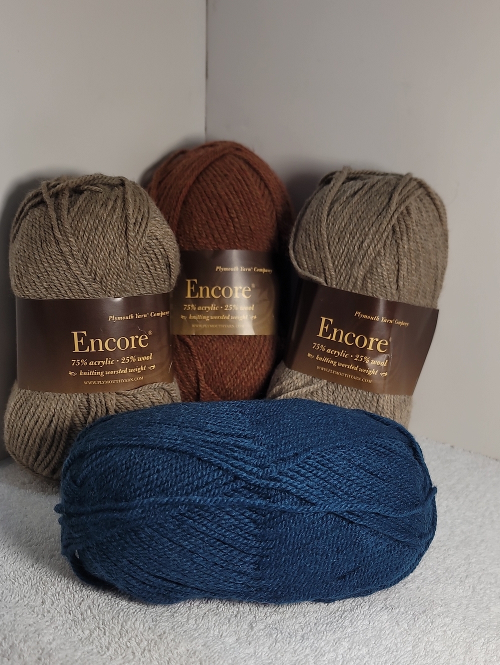 Encore Worsted Weight Yarn 4 Skeins - NWOT